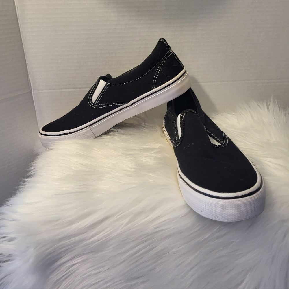 Time & True Black Slip-On Sneakers, Size 8